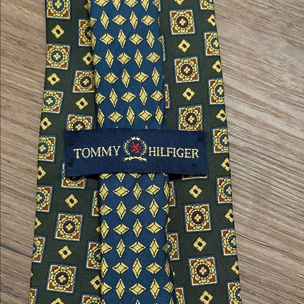 Vintage Tommy Hilfiger Olive Green Geometric Tie
